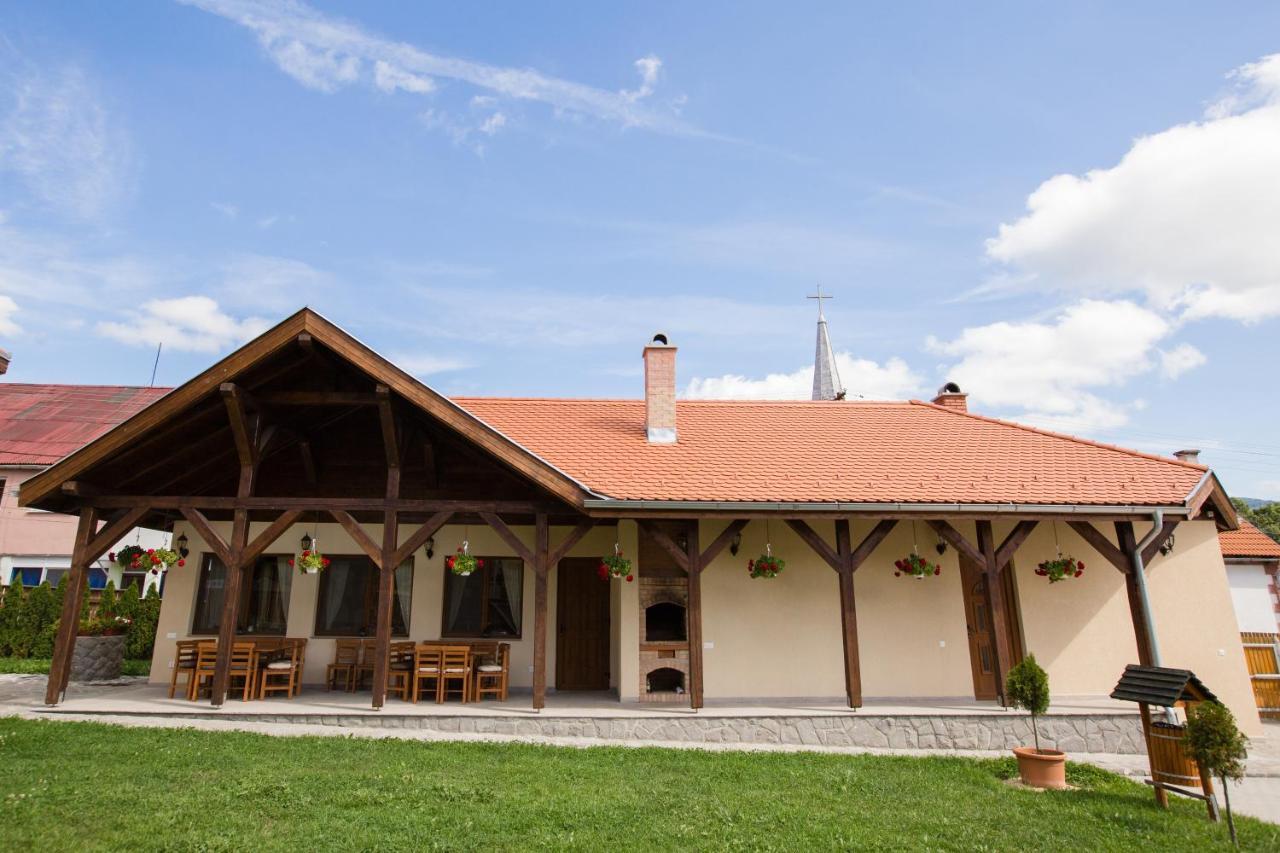 Vila Anna Malnas Bai Exteriér fotografie